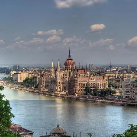 Andrassy * Boedapest